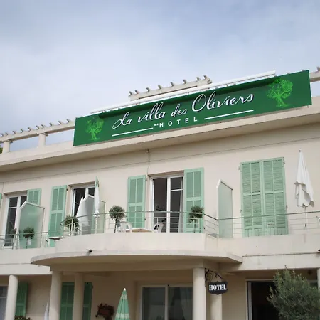 Hotel La Des Oliviers 3*