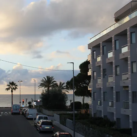 La Des Oliviers Hotel 3*
