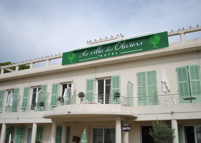 Ξενοδοχείο La Des Oliviers 3*