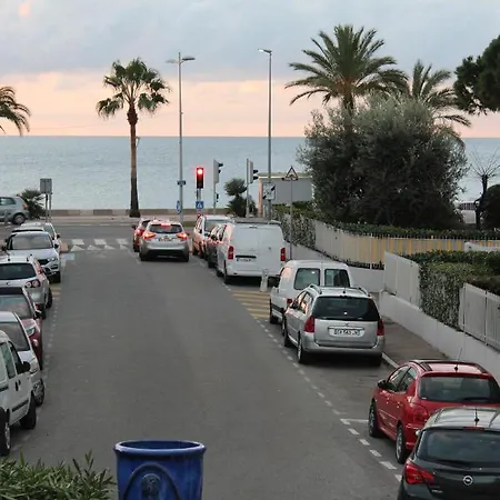 Hotel La Villa Des Oliviers 3*