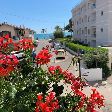 La Des Oliviers, Seaside 3*