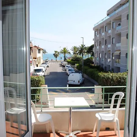 La Des Oliviers, Seaside Hotel
